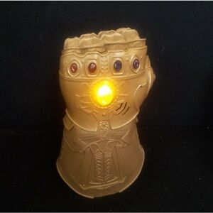 Hasbro Marvel Avengers Infinity War Thanos Infinity Gauntlet Electric Fist Light